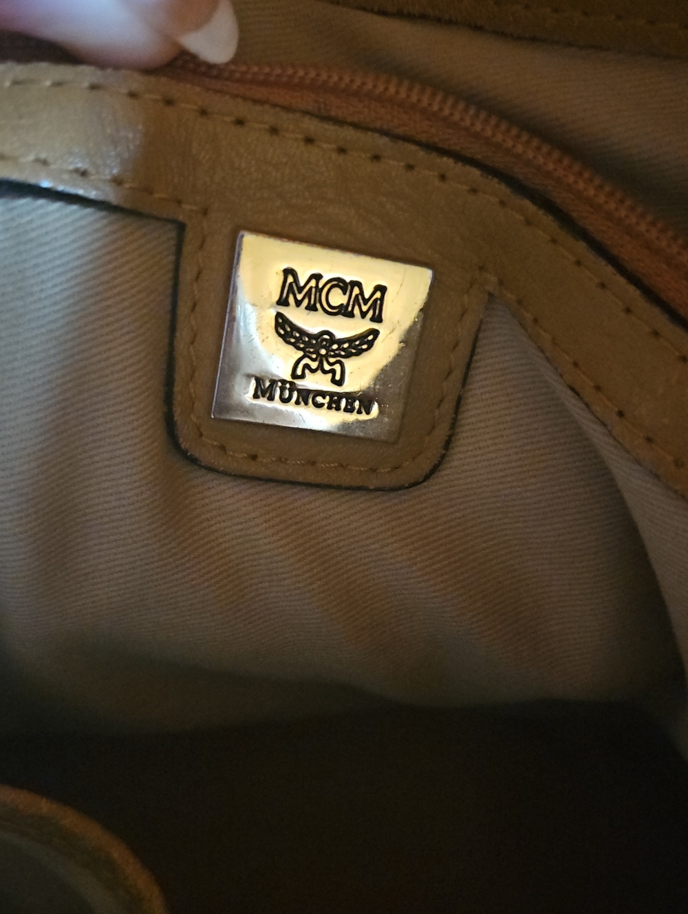 MCM Vintage Anya Heritage Pleated Tote In Cognac Visetos Leather - Picture 7 of 8